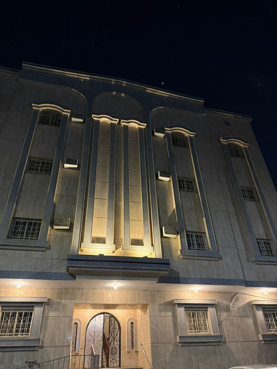 Image 1 of 8