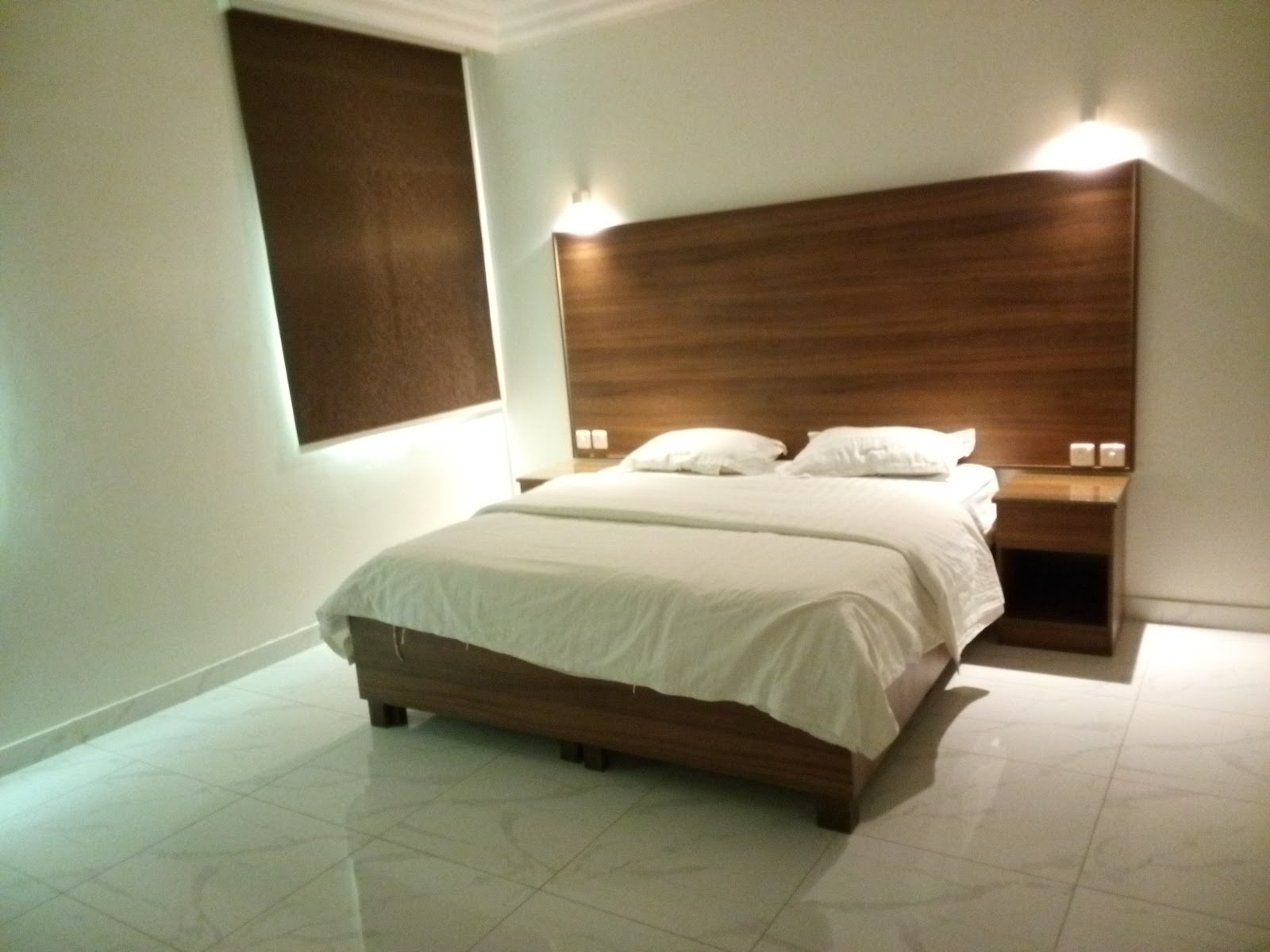 Image 2 of 8