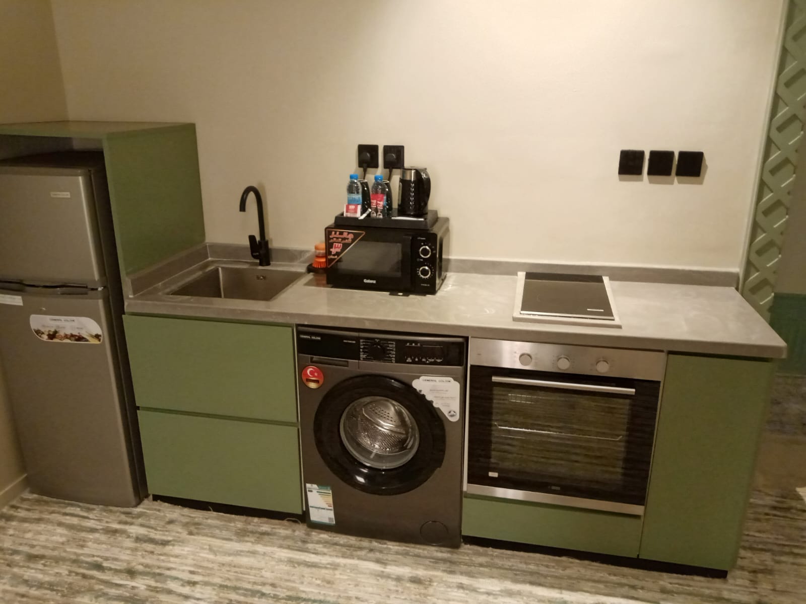 Image 4 of 8