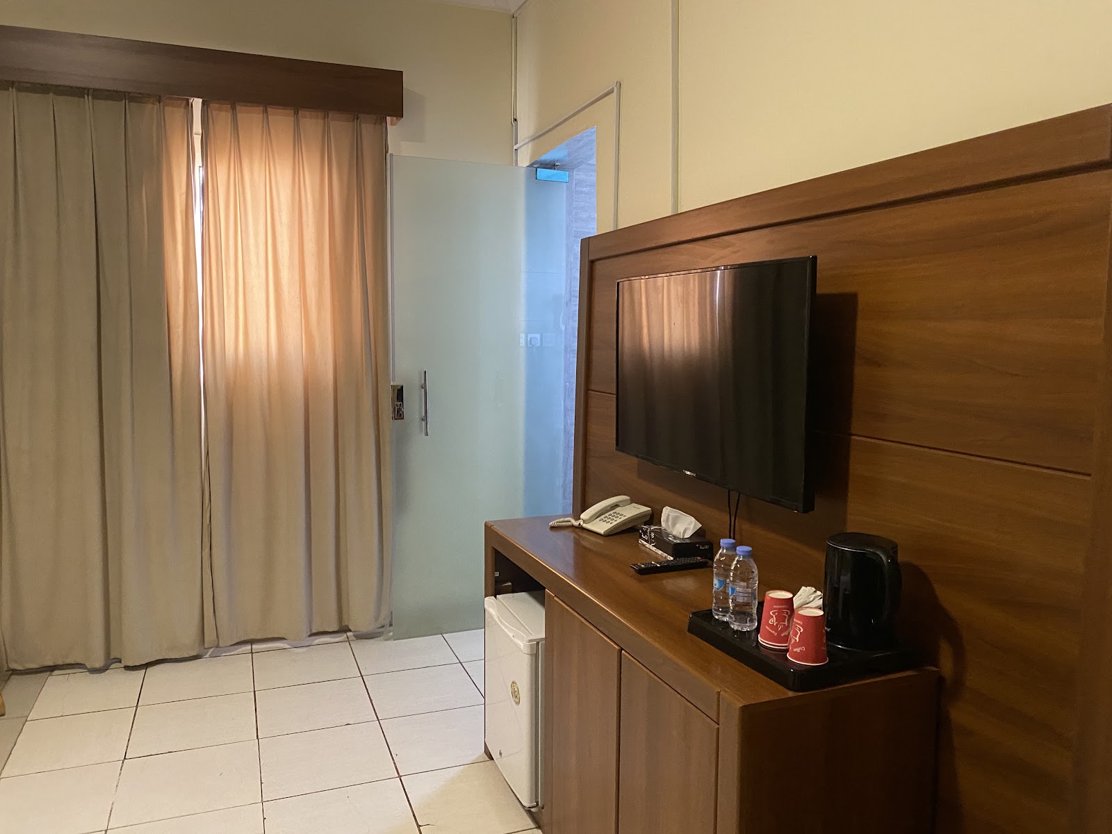 Image 4 of 8