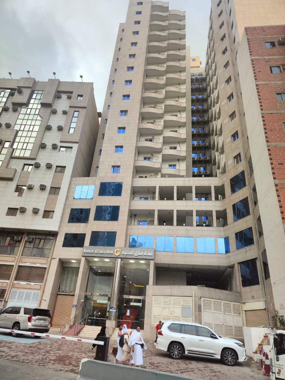 Image 4 of 8