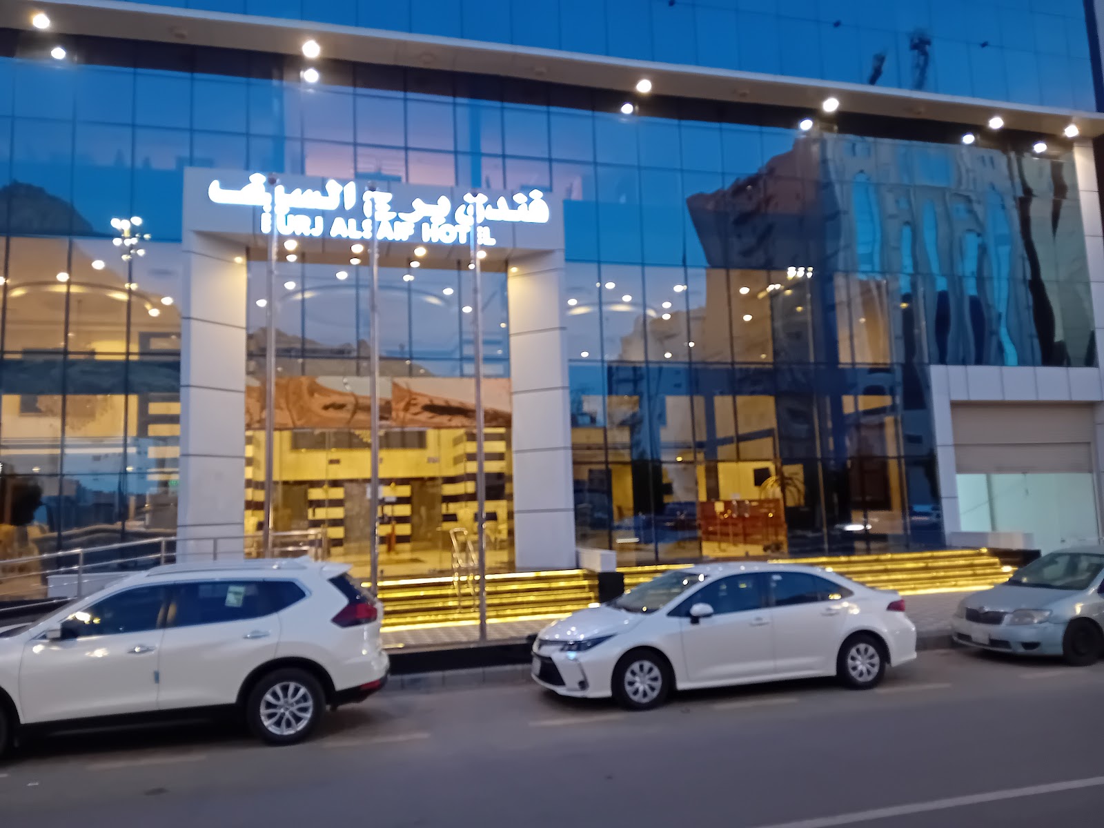 الصورة 3 من 8