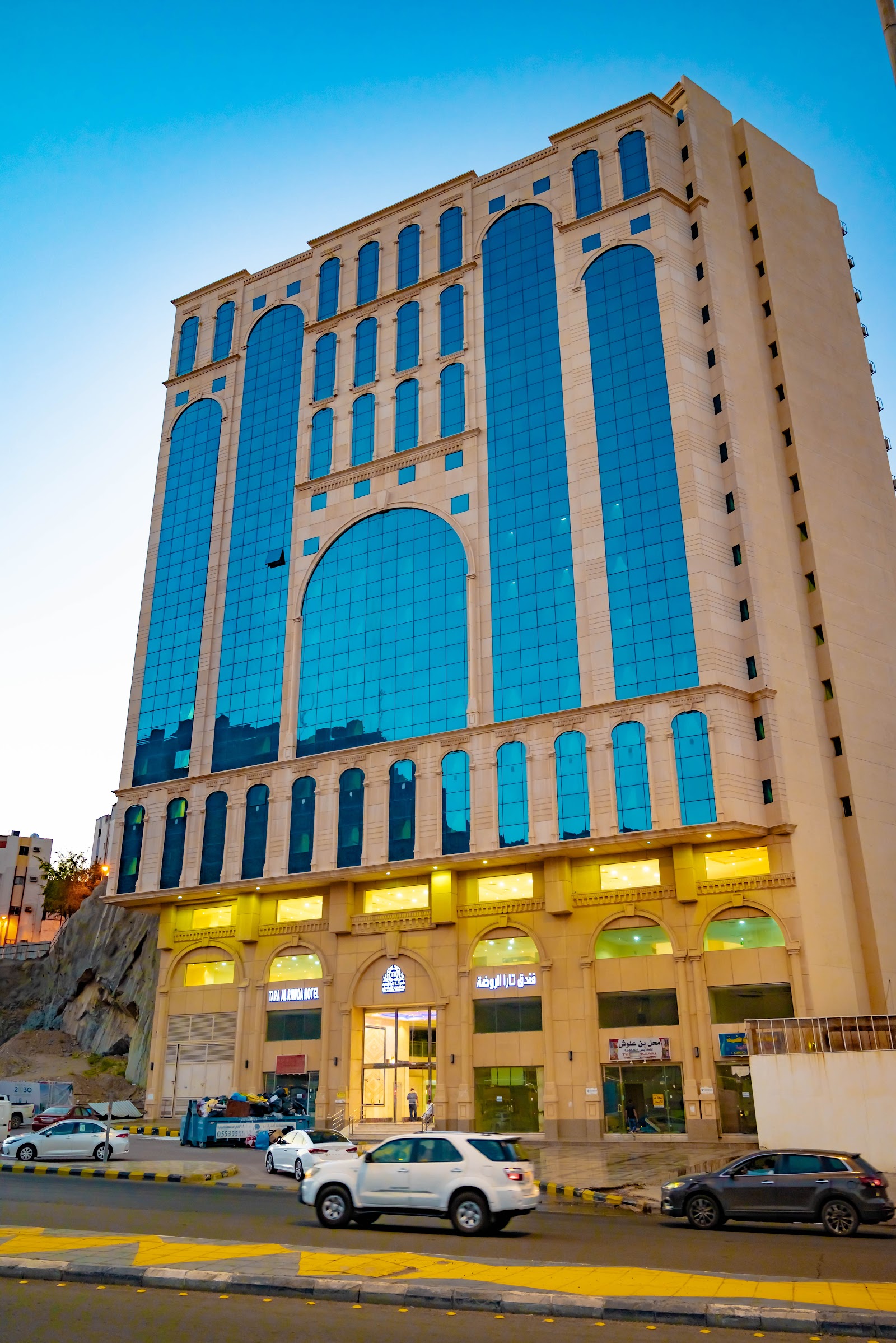 الصورة 1 من 8