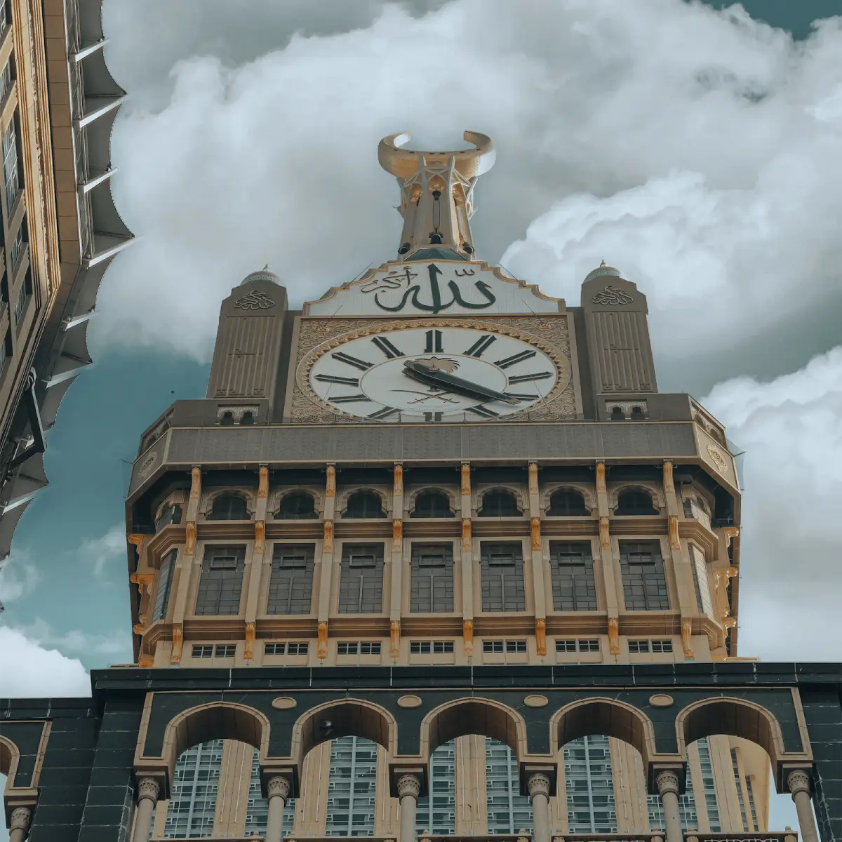 Makkah Clock Royal Tower Fairmont Hotel
