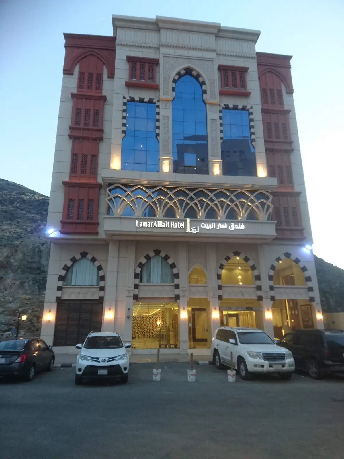 الصورة 4 من 8