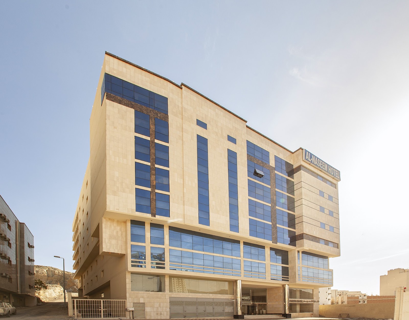 الصورة 1 من 8