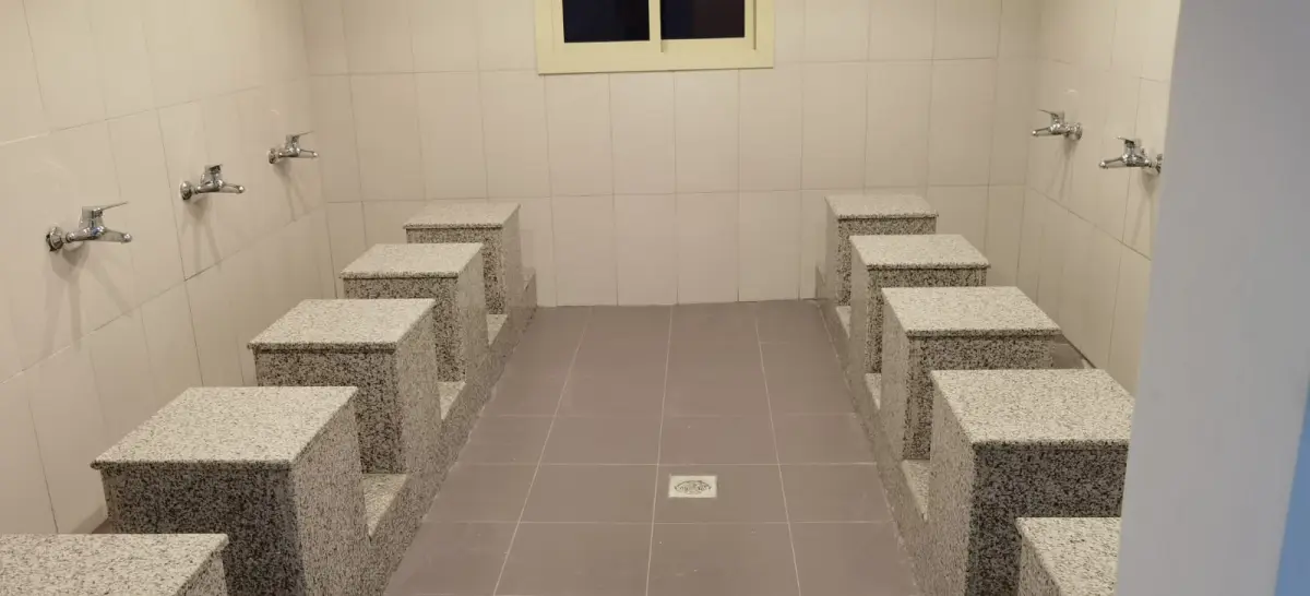 Image 4 of 8