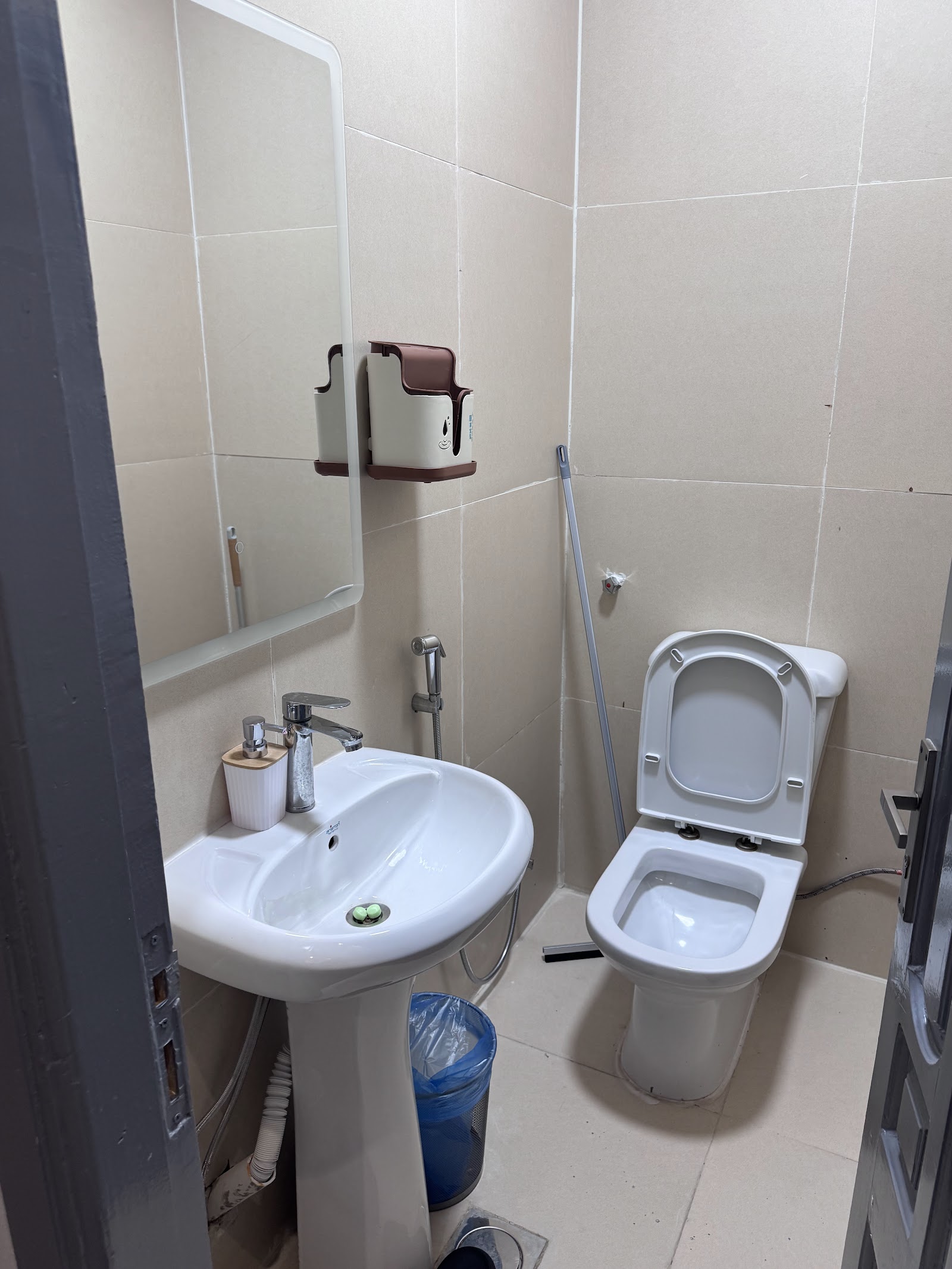 Image 3 of 8