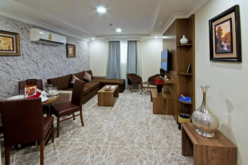 الصورة 4 من 8