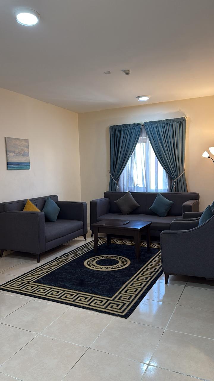 Image 4 of 8