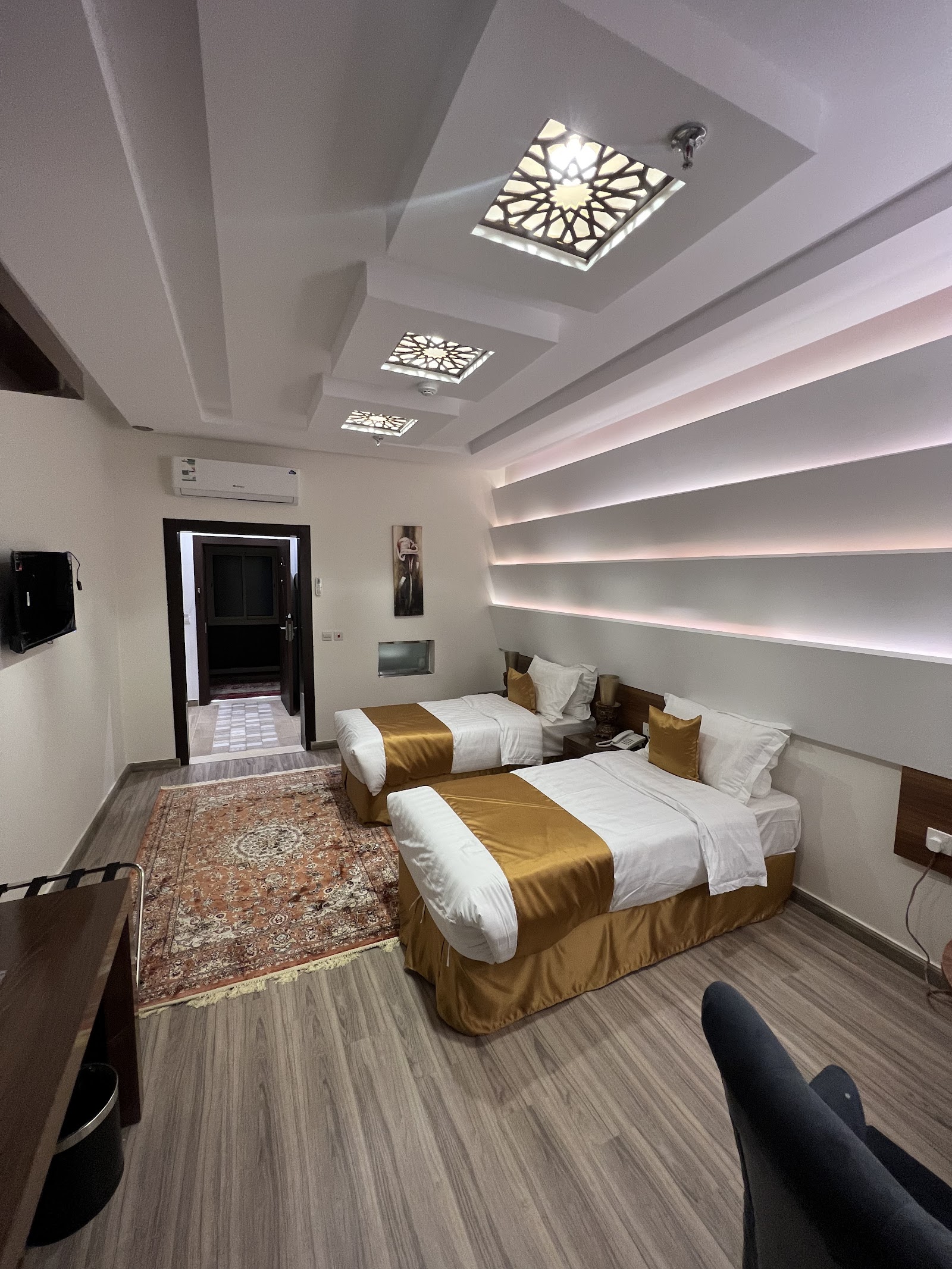 الصورة 2 من 8