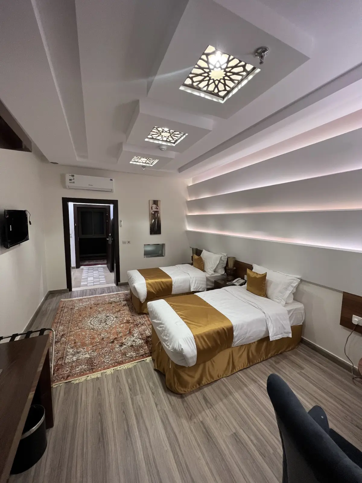 الصورة 2 من 8