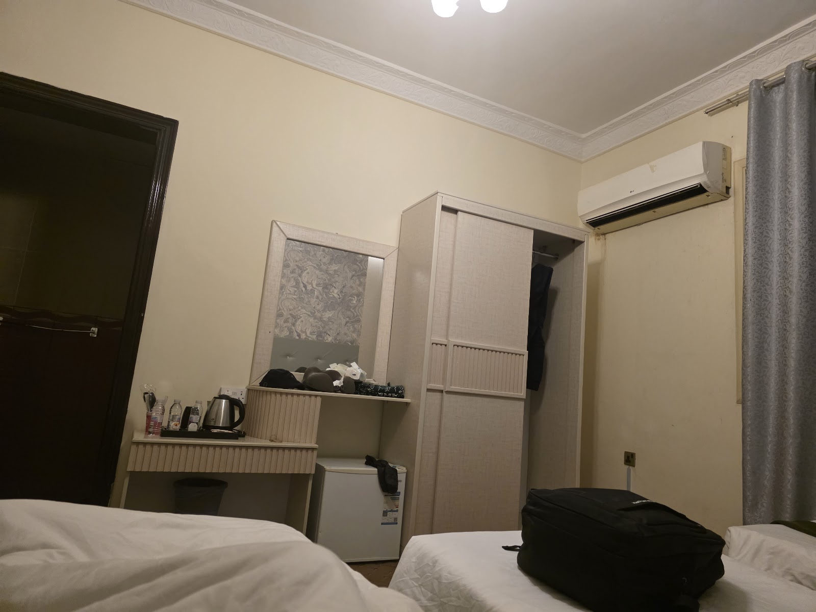 Image 4 of 8
