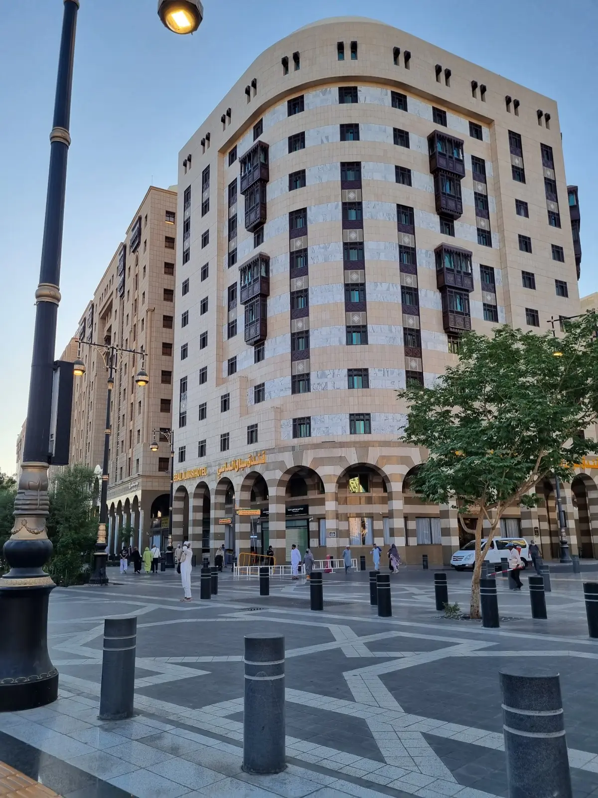 الصورة 4 من 8