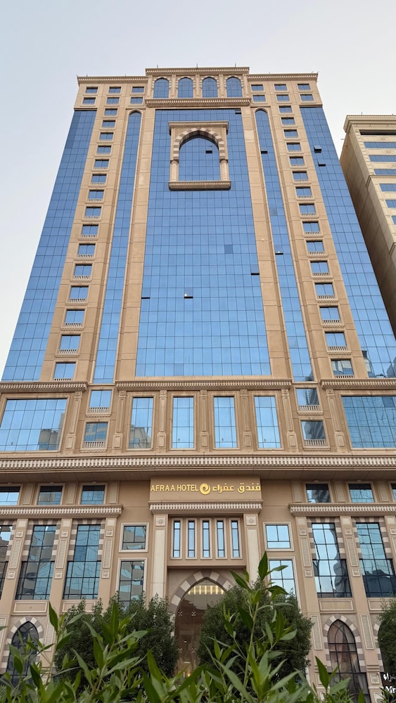 Image 3 of 5