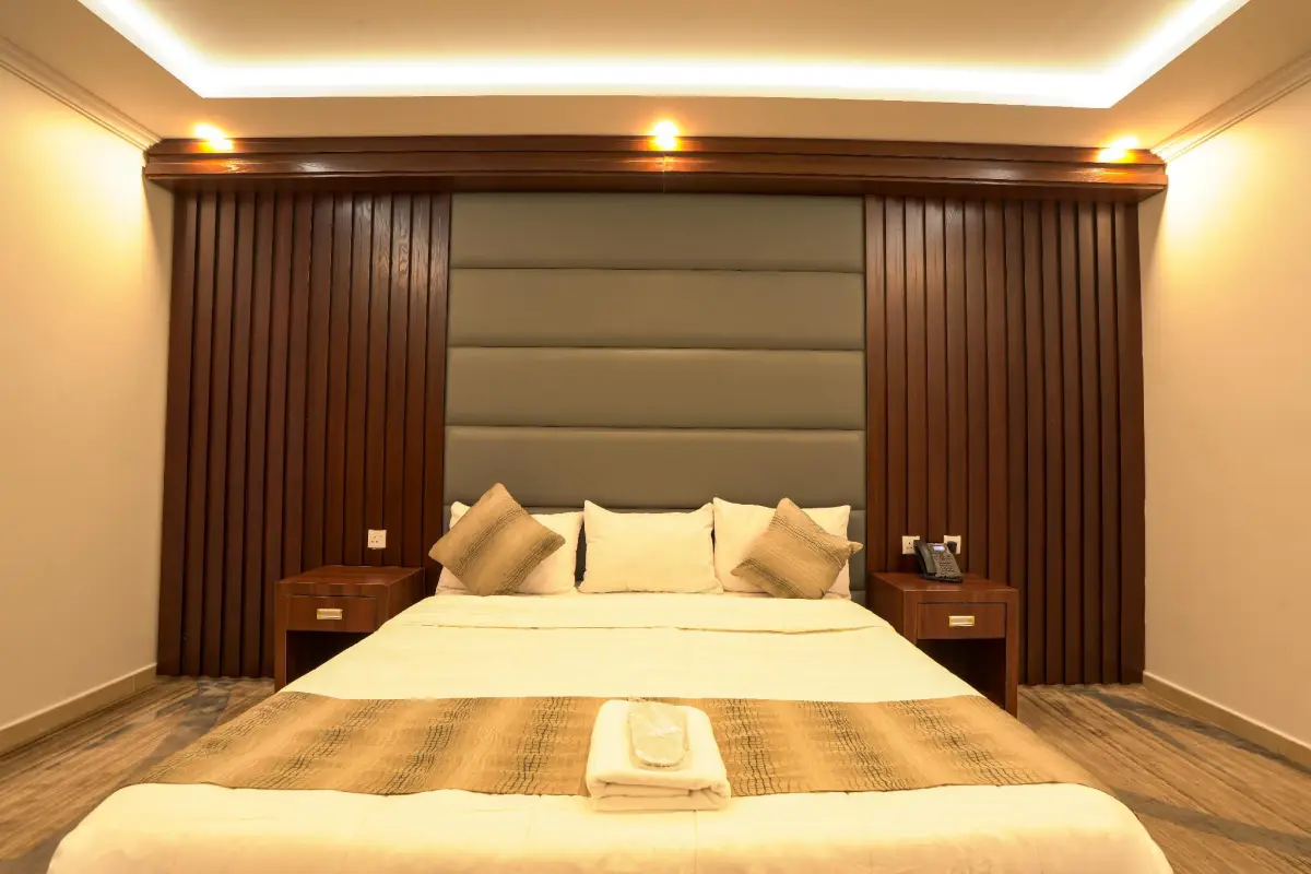 MG Crown Hotel 1